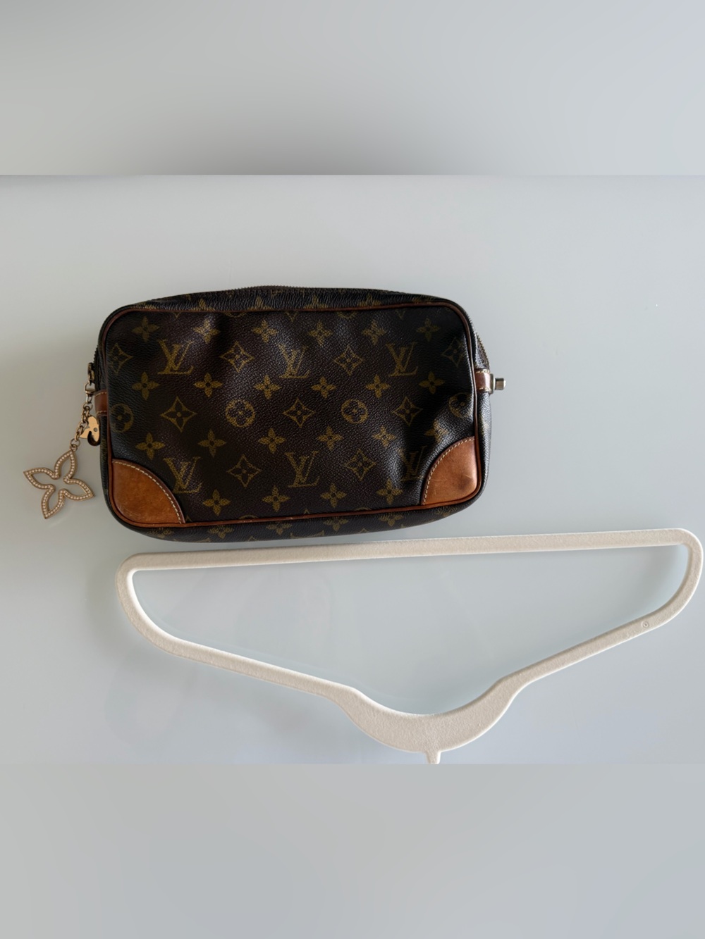 Louis Vuitton - Picture 3 of 14
